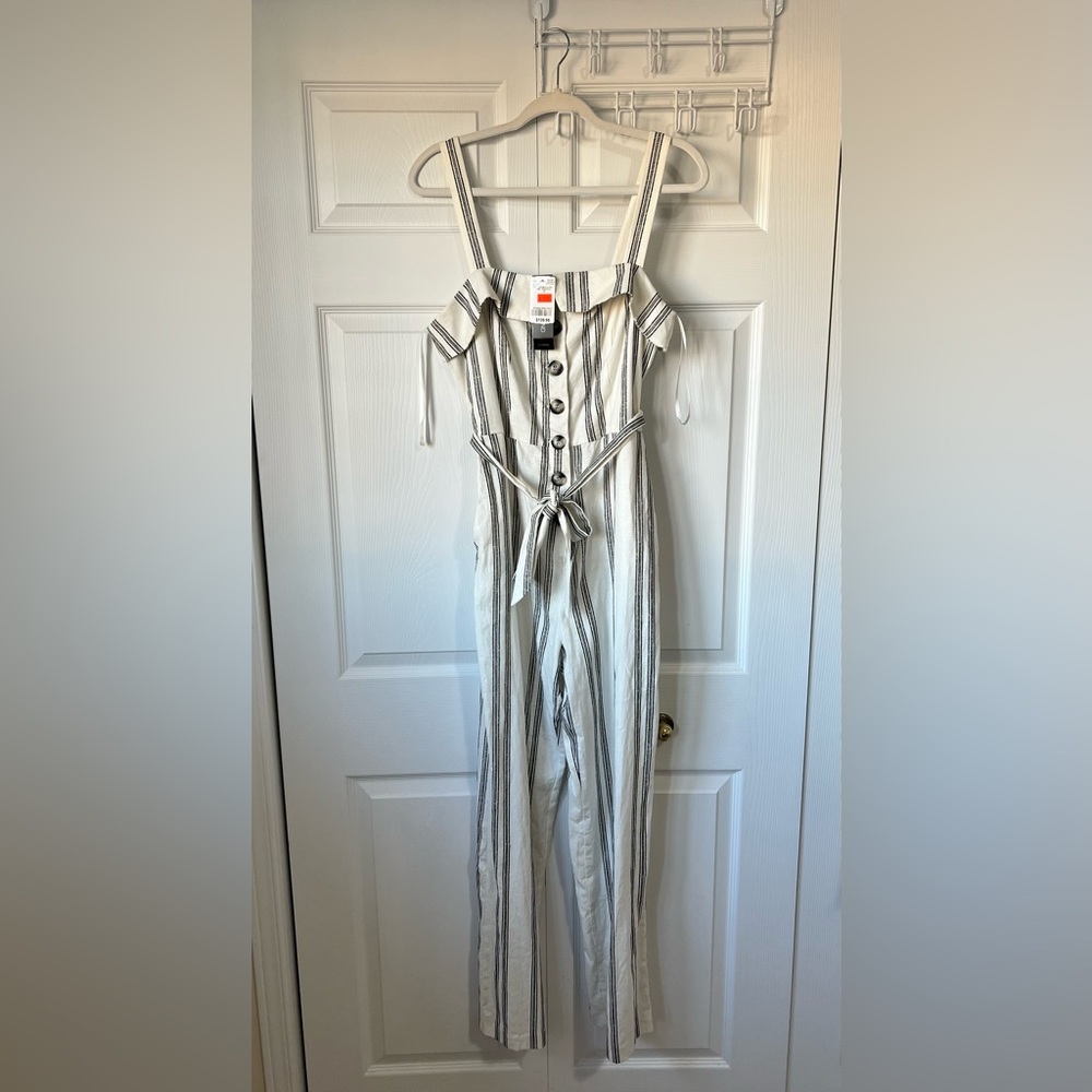 Le Chateau Jumpsuit - Picture 2 of 7